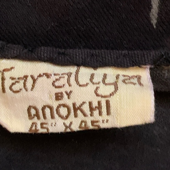 Floral Patterned Scarf - Picture 7 of 9